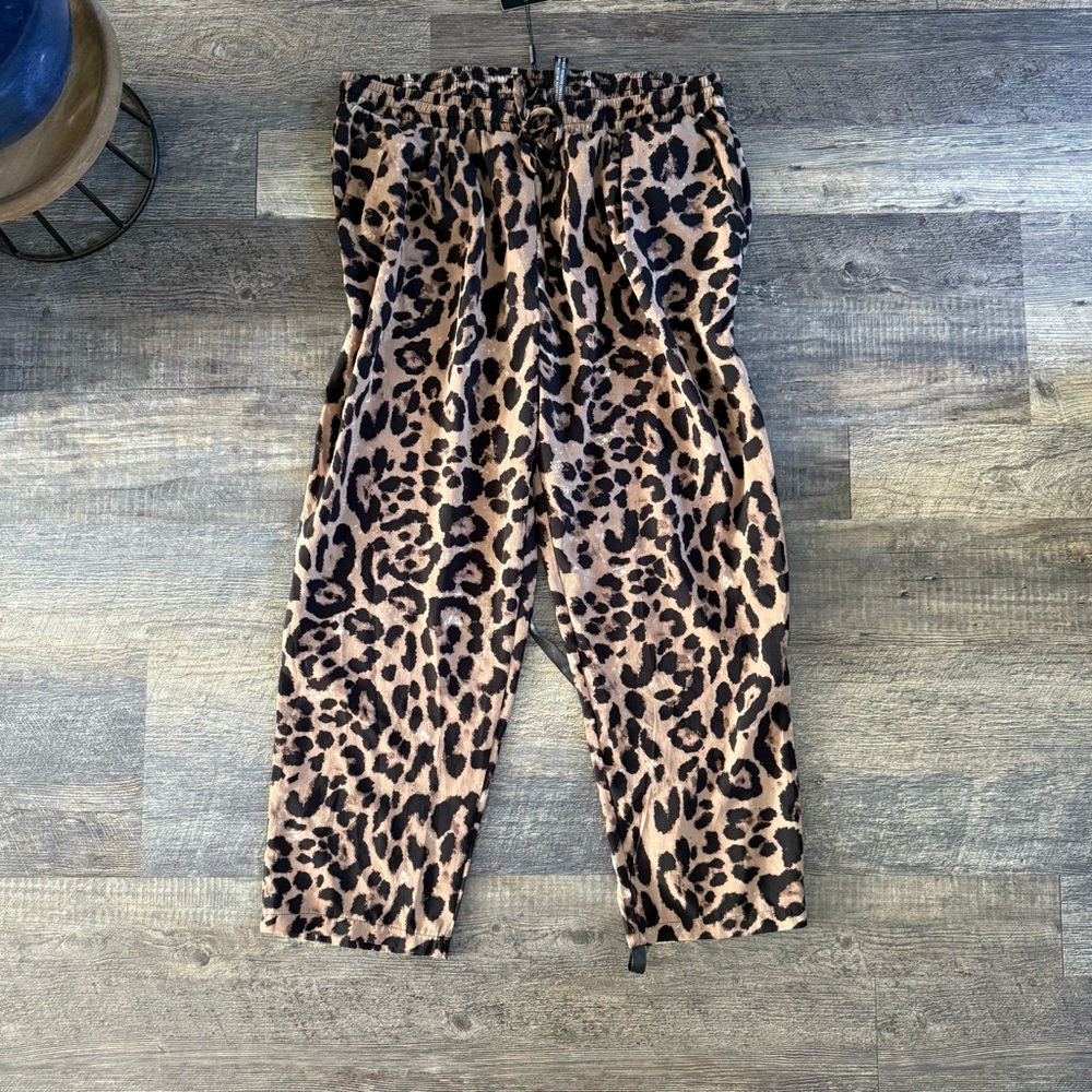 PrettyLittleThing Leopard Print Pant